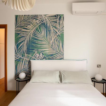 Suite 51 Appartamento Con Terrazzo A 50 Mt Dal Lago - Private Parking (Adults Only) อาโรนา ภายนอก รูปภาพ