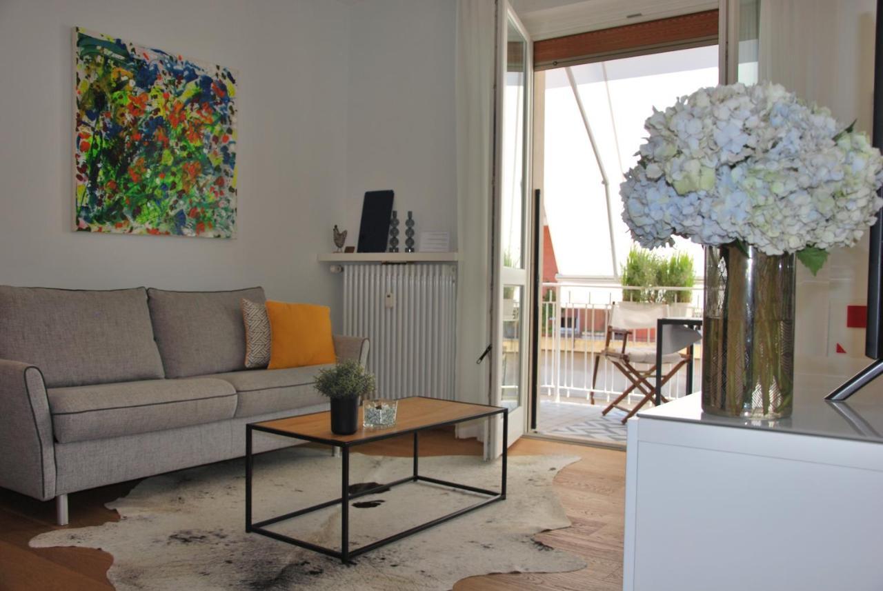 Suite 51 Appartamento Con Terrazzo A 50 Mt Dal Lago - Private Parking (Adults Only) อาโรนา ภายนอก รูปภาพ