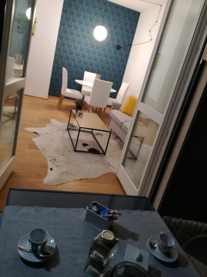 Suite 51 Appartamento Con Terrazzo A 50 Mt Dal Lago - Private Parking (Adults Only) อาโรนา ภายนอก รูปภาพ