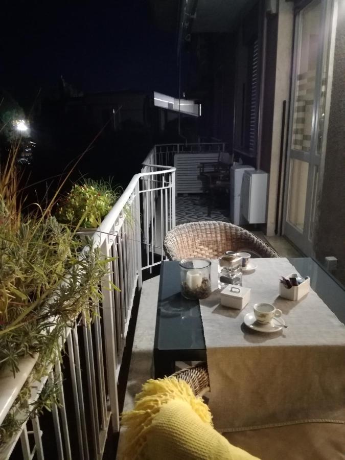 Suite 51 Appartamento Con Terrazzo A 50 Mt Dal Lago - Private Parking (Adults Only) อาโรนา ภายนอก รูปภาพ