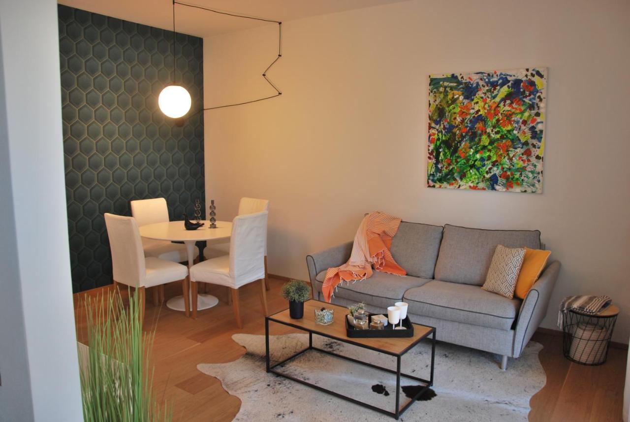 Suite 51 Appartamento Con Terrazzo A 50 Mt Dal Lago - Private Parking (Adults Only) อาโรนา ภายนอก รูปภาพ