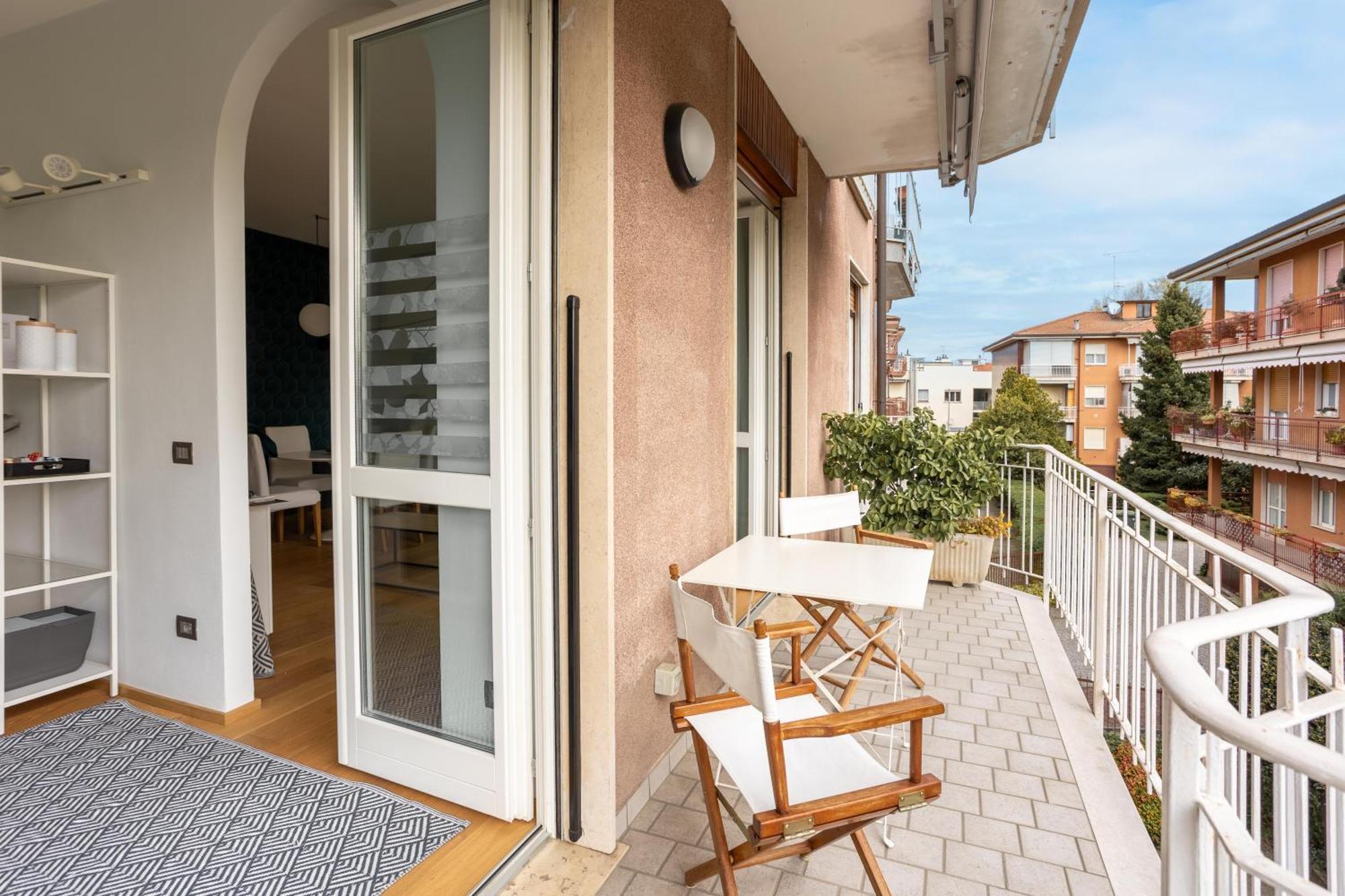 Suite 51 Appartamento Con Terrazzo A 50 Mt Dal Lago - Private Parking (Adults Only) อาโรนา ภายนอก รูปภาพ
