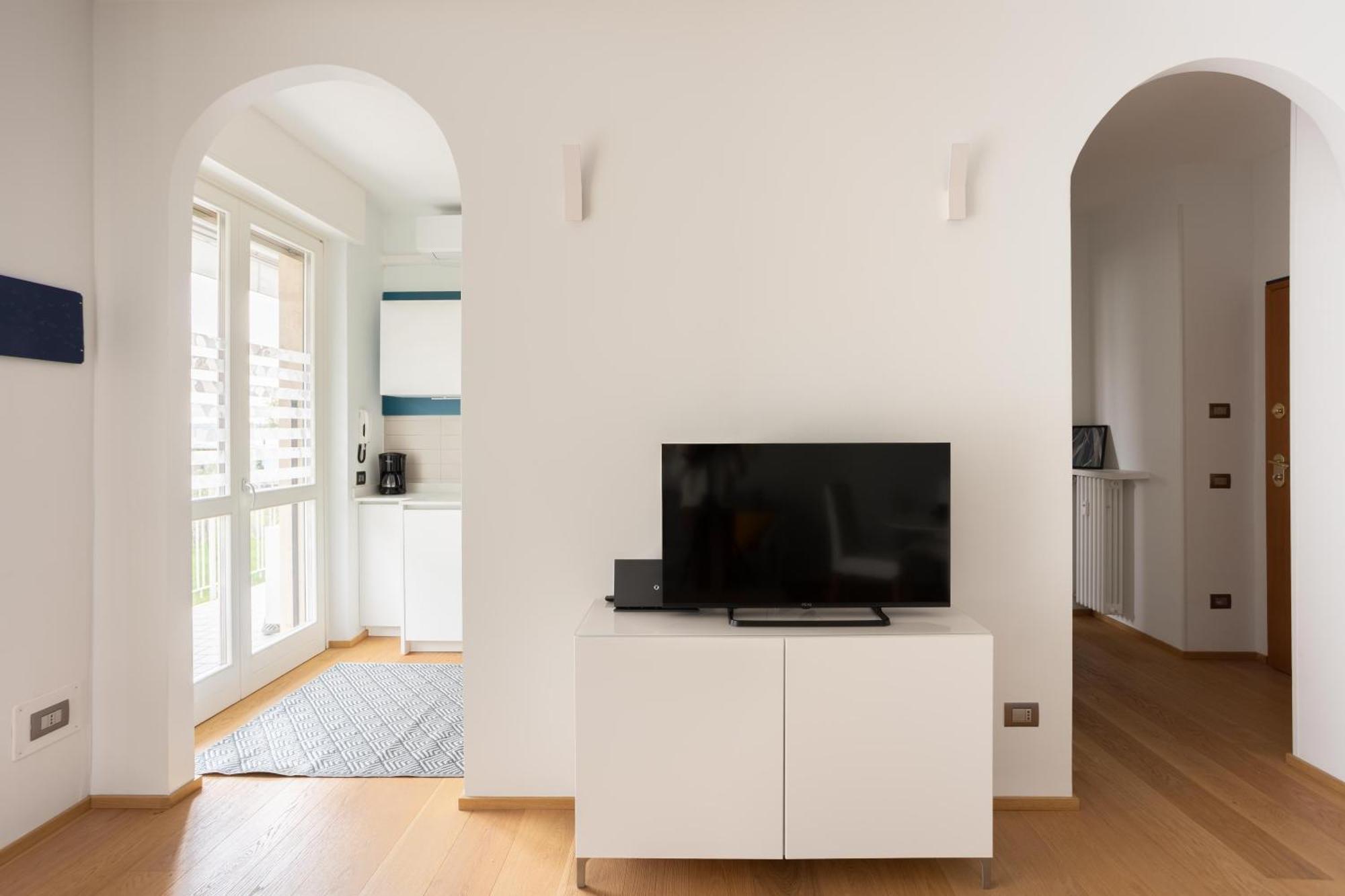 Suite 51 Appartamento Con Terrazzo A 50 Mt Dal Lago - Private Parking (Adults Only) อาโรนา ภายนอก รูปภาพ