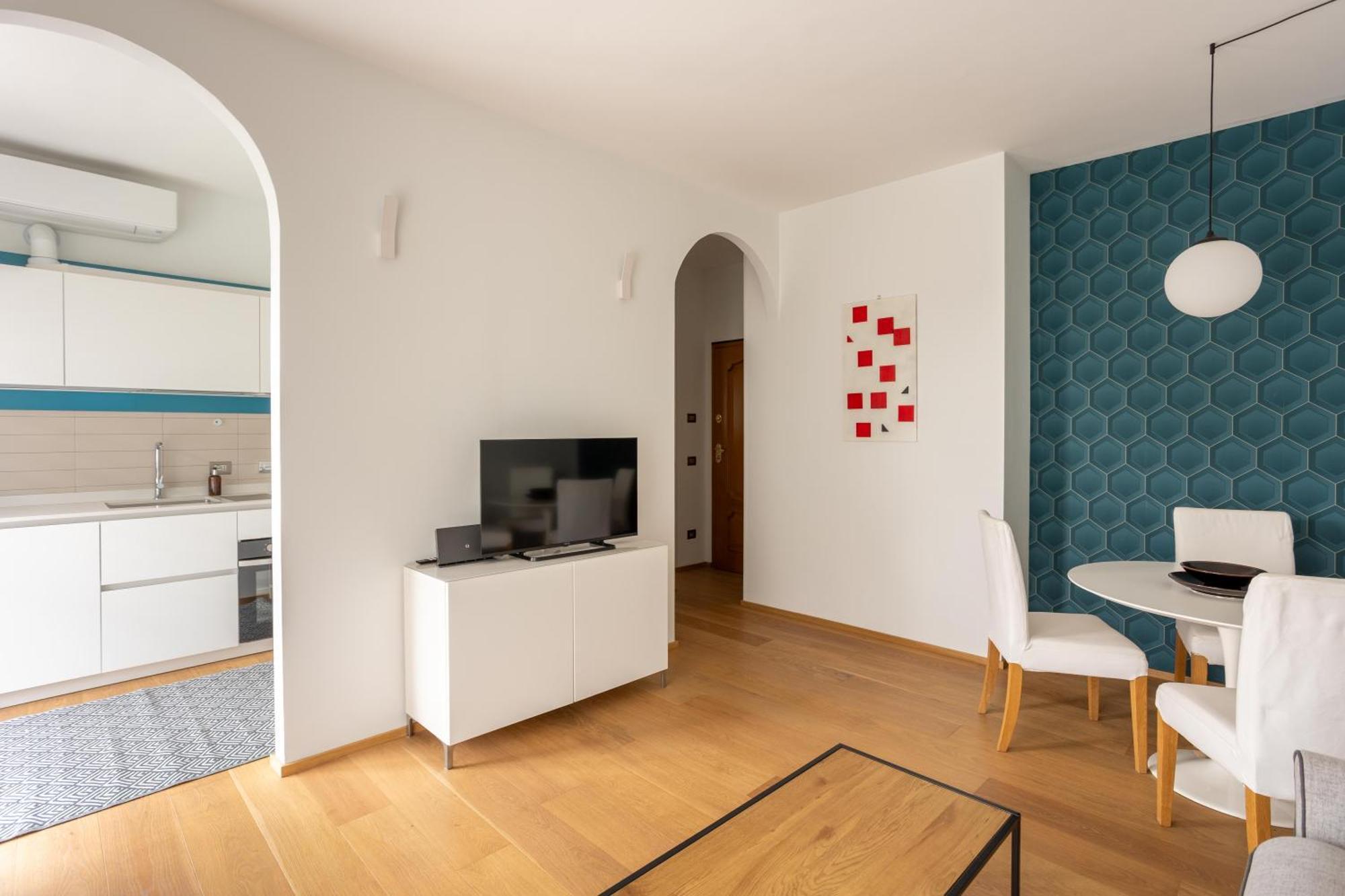 Suite 51 Appartamento Con Terrazzo A 50 Mt Dal Lago - Private Parking (Adults Only) อาโรนา ภายนอก รูปภาพ
