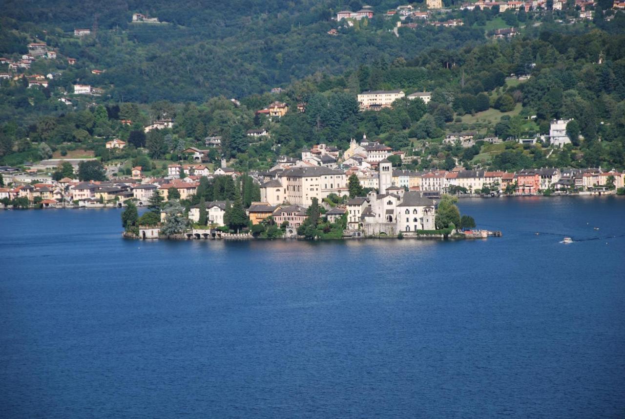 Suite 51 Appartamento Con Terrazzo A 50 Mt Dal Lago - Private Parking (Adults Only) อาโรนา ภายนอก รูปภาพ