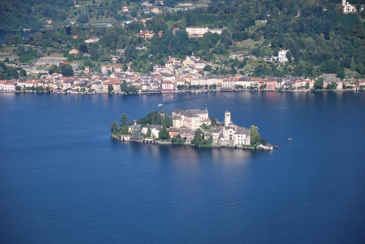 Suite 51 Appartamento Con Terrazzo A 50 Mt Dal Lago - Private Parking (Adults Only) อาโรนา ภายนอก รูปภาพ